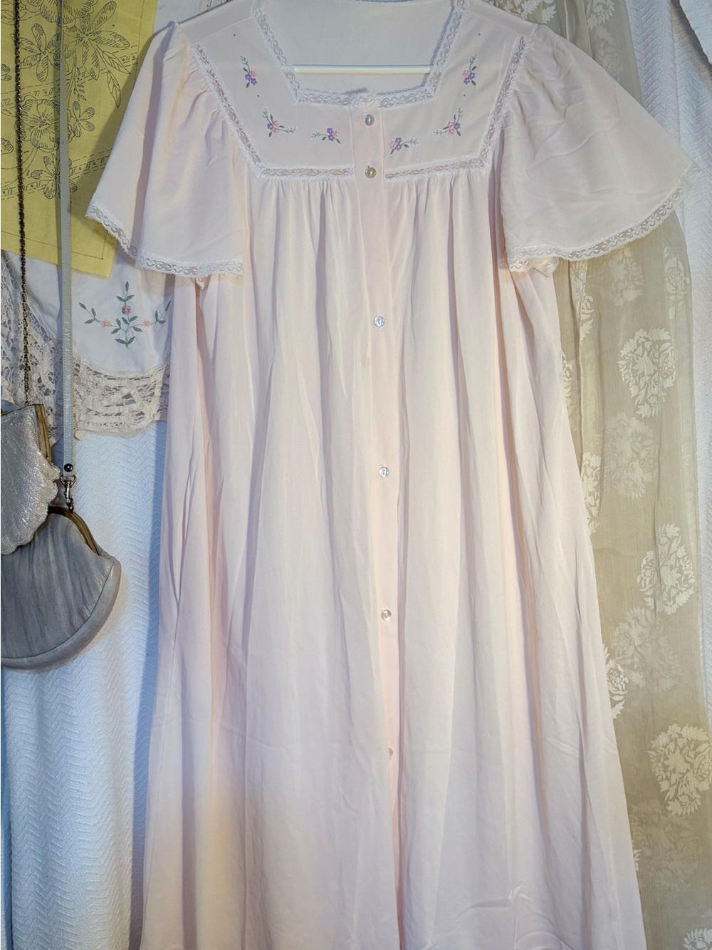 Vintage Blush Pink nightgown Floral Lace Sleepwear – Large